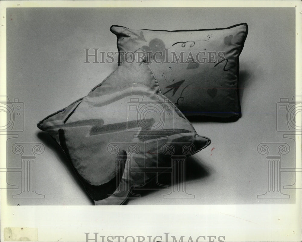 1982 Press Photo Pastel Hand Painted Pillows Chicago - RRW59231 - Historic Images