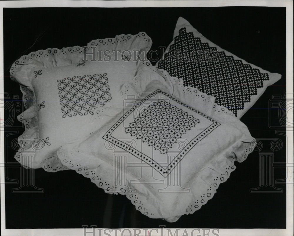 1975 Press Photo Pillow designs contrast embroidery - RRW59245 - Historic Images
