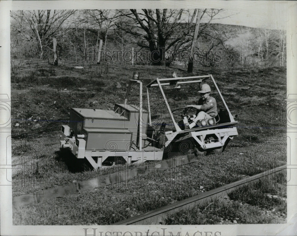1968 Press Photo Nelson Rough Terrain Service Vehicle - RRW59311 - Historic Images