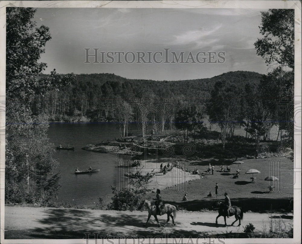 1951 Press Photo North America Canada Quebec Laurent - RRW59321 - Historic Images
