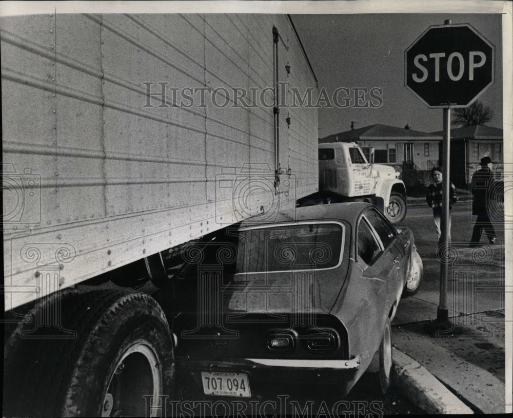 1972 Press Photo Harlem and Palatine trailer-truck - RRW59427 - Historic Images