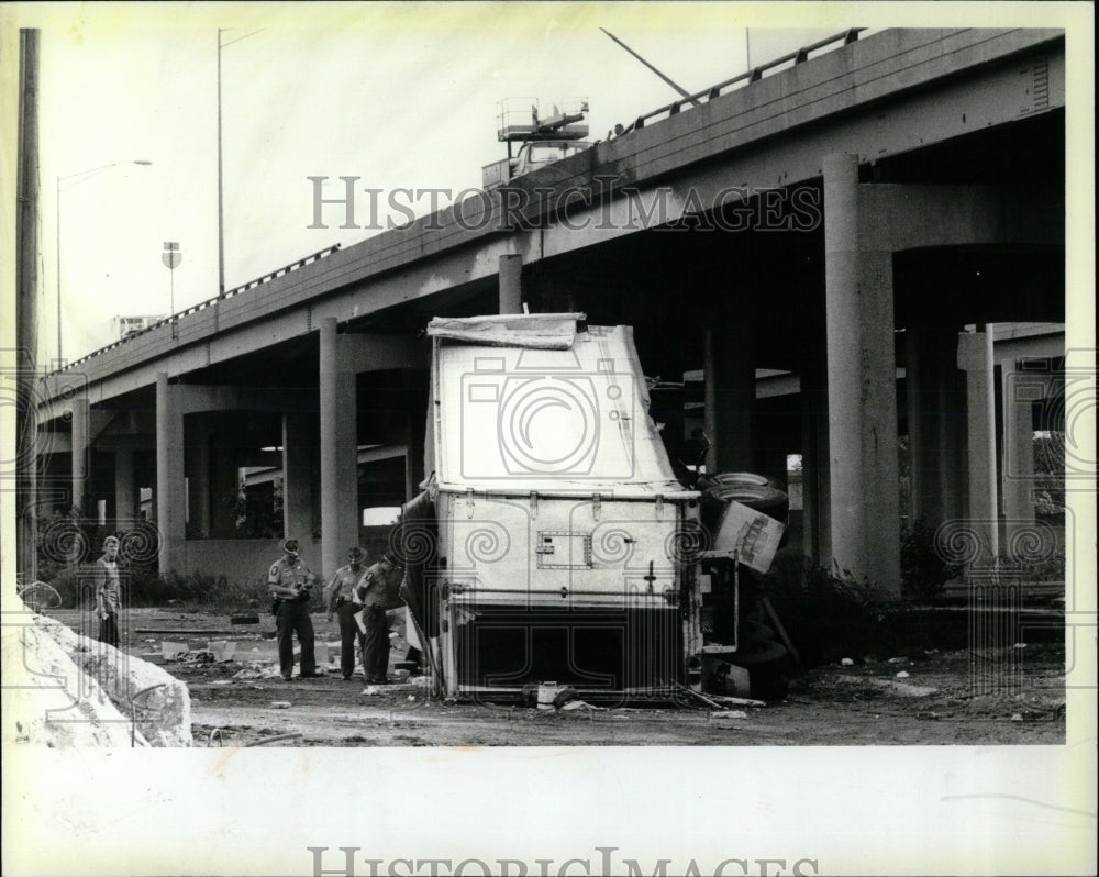 1987 Press Photo Tractor Trailer Stevenson Expressway - RRW59761 - Historic Images