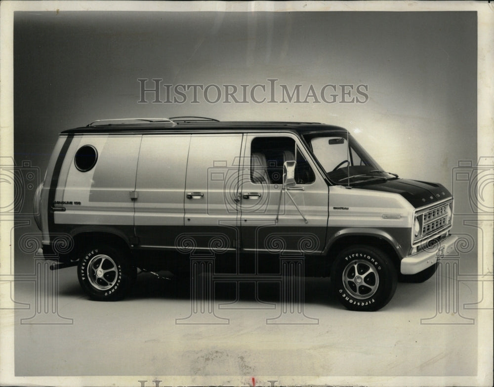 旧VAN 1976年頃、SCENEのナイロンエプロン店内ディスプレイ品 1976 Press Photo Customized Ford Econoline E-150 Van