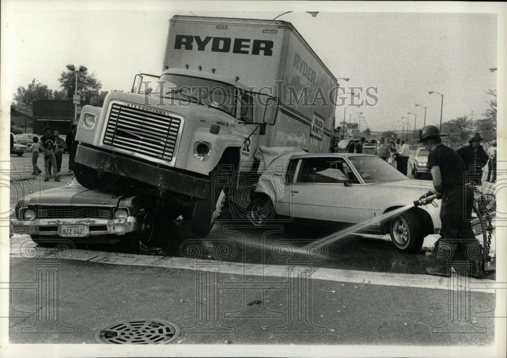 1979 Press Photo A deadly truck and 5-car accident. - RRW59915 - Historic Images