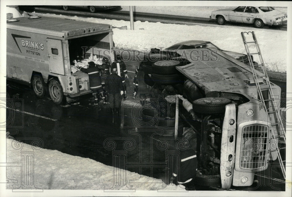 1979 Press Photo TRUCK ACCIDENT ADDISON KENNEDY - RRW59923 - Historic Images