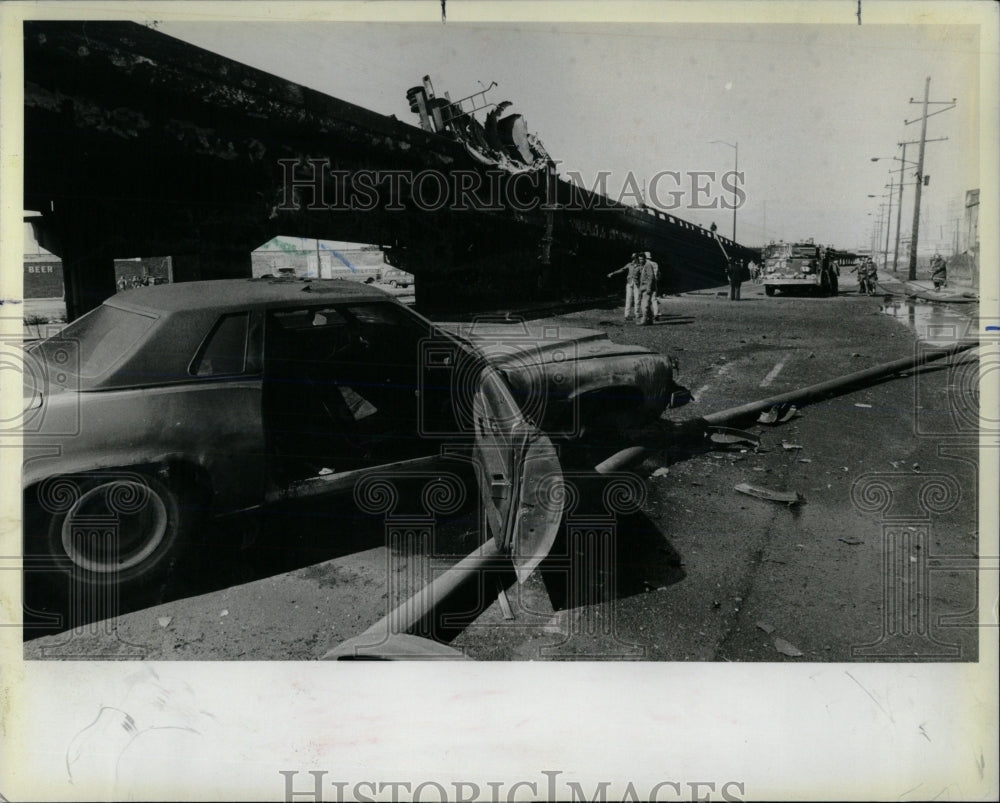 1982 Press Photo TRUCK ACCIDENT INDIANAPOLIS - RRW59939 - Historic Images