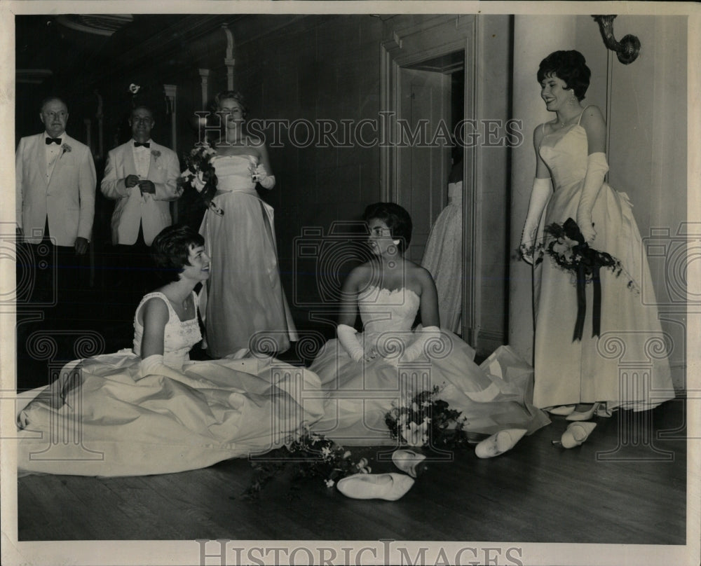 1962 Press Photo Debutantes - RRW60127 - Historic Images