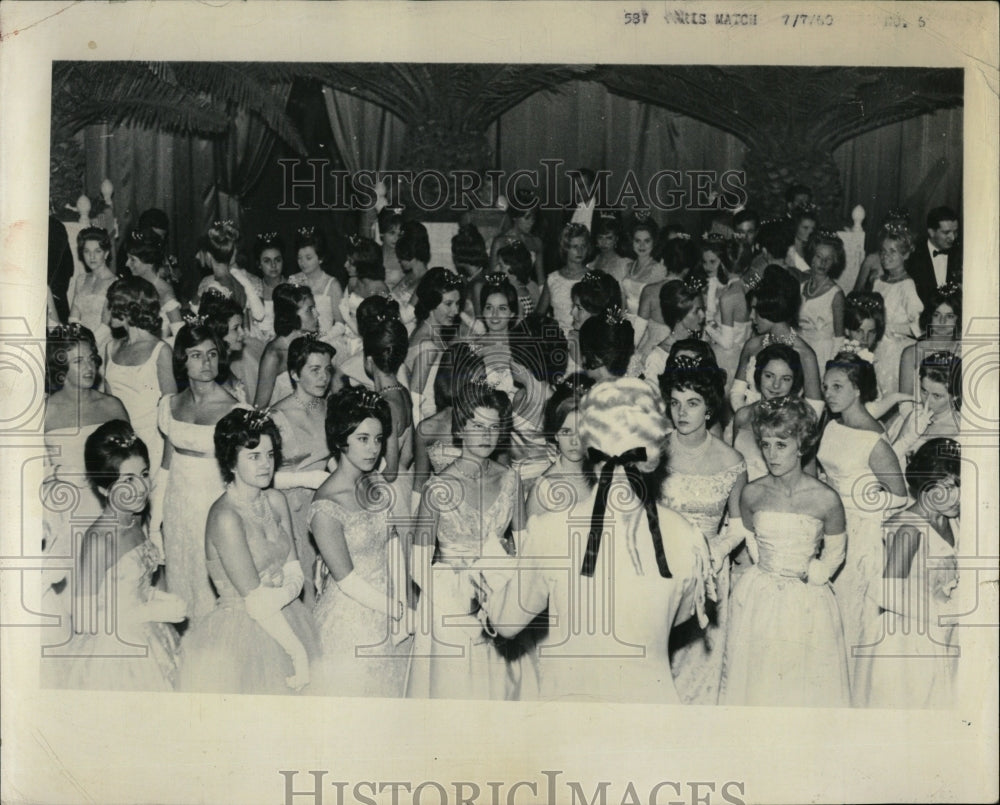 1960 Press Photo Lavish ball dance brocaded court dress - RRW60131 - Historic Images