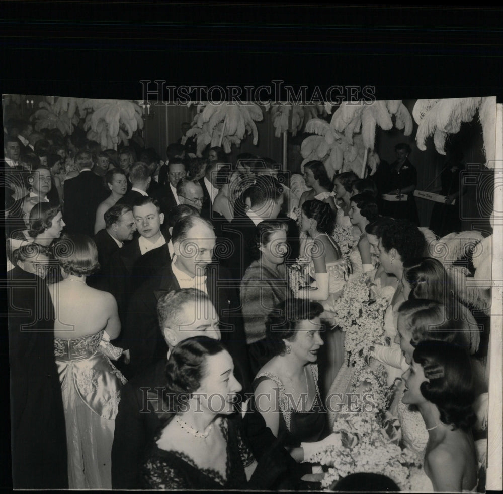 1951 Press Photo Cotillion Debutants - RRW60205 - Historic Images