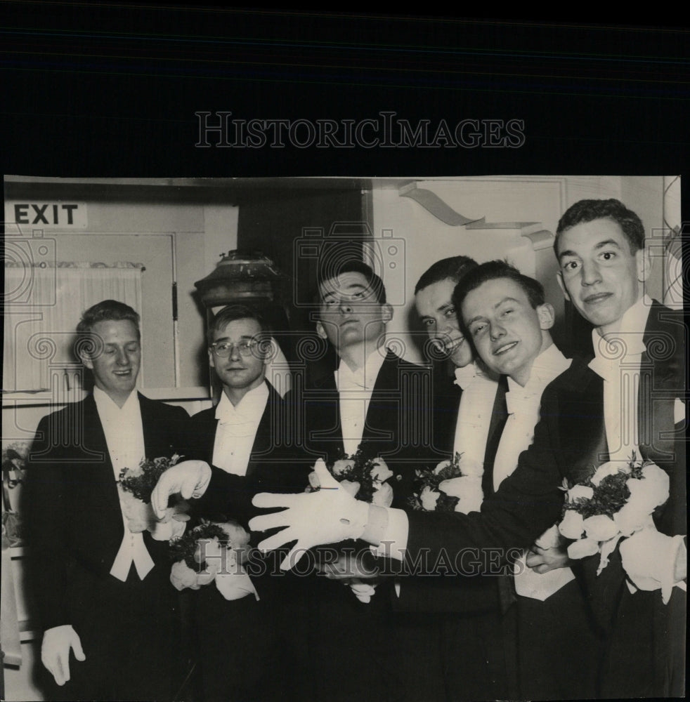 1950 Press Photo Debutantes Mills Montgomery Sims Yonce - RRW60209 - Historic Images