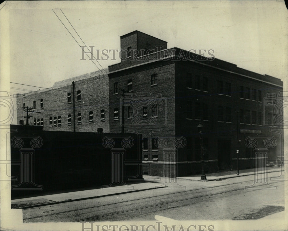 1929 Press Photo Daily News Garage - RRW60269 - Historic Images
