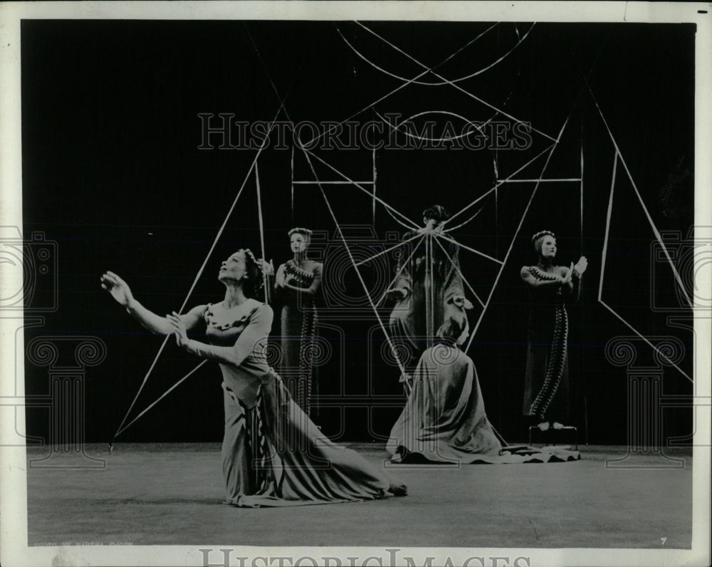 1966 Press Photo Martha Graham Dance Company Dancers - RRW60329 - Historic Images