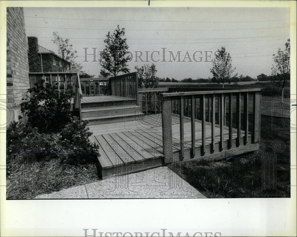1986 Press Photo Wood Deck Richardson House Long Grove - RRW60375 - Historic Images