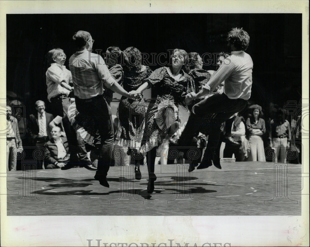 1983 Press Photo Heartland Old-time Dancers American - RRW60489 - Historic Images