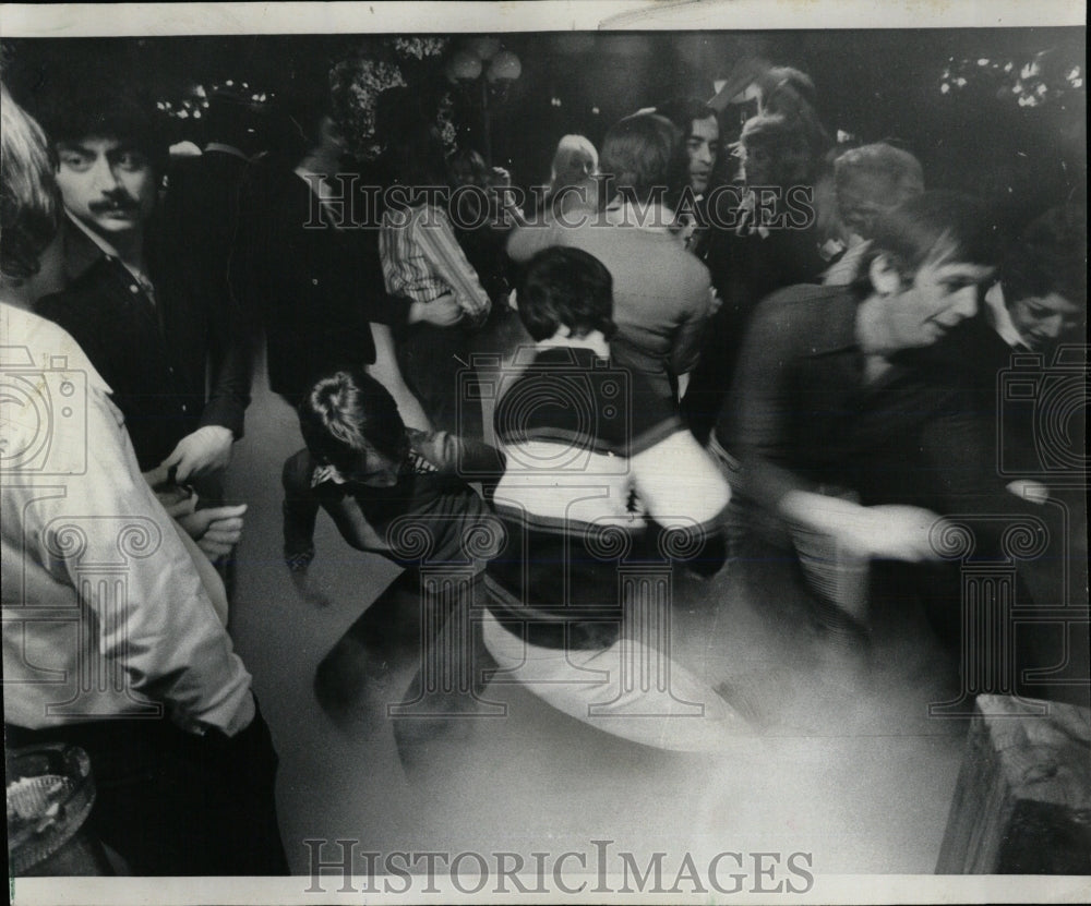 1976 Press Photo Current carze dance floor Chicago bars - RRW60545 - Historic Images