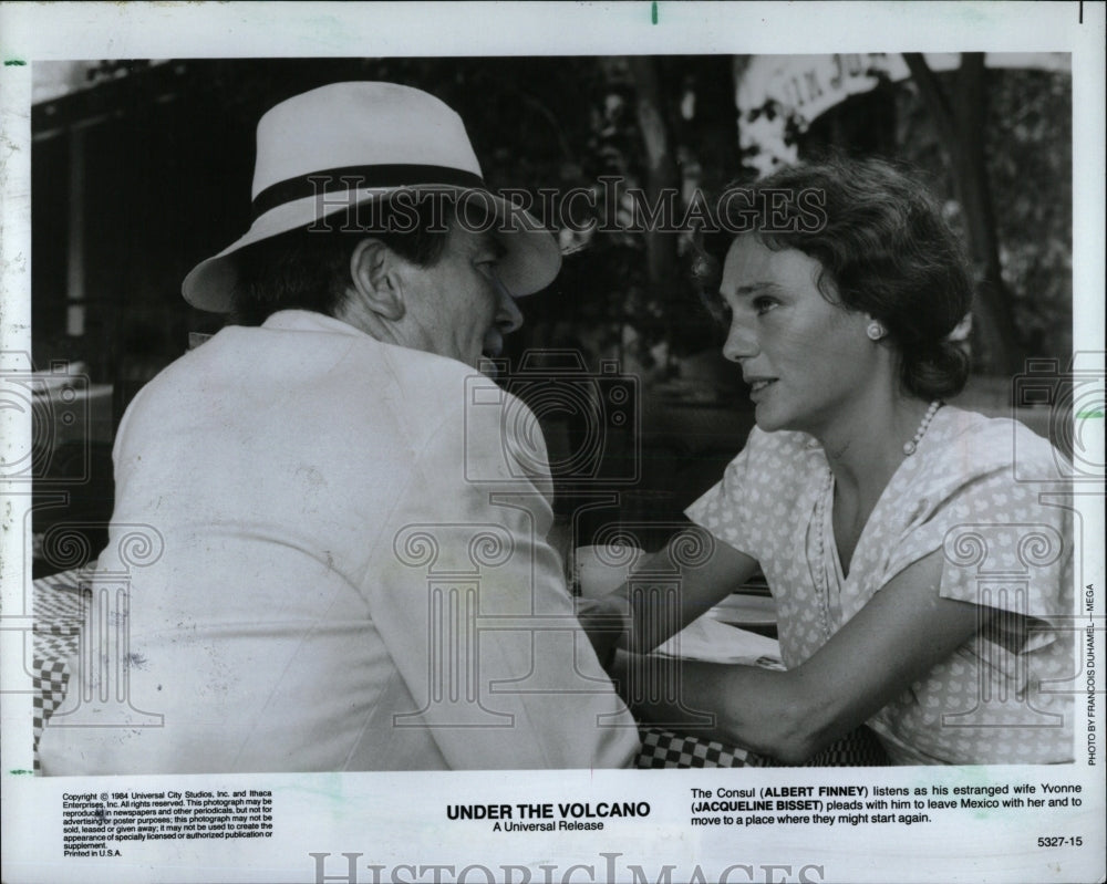 1984 Press Photo Albert Finney Jacqueline bisset wife - RRW60797 - Historic Images