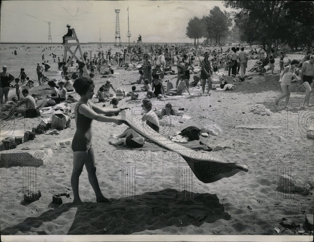 1967 Press Photo Chicago beaches close summer business - RRW60881 - Historic Images