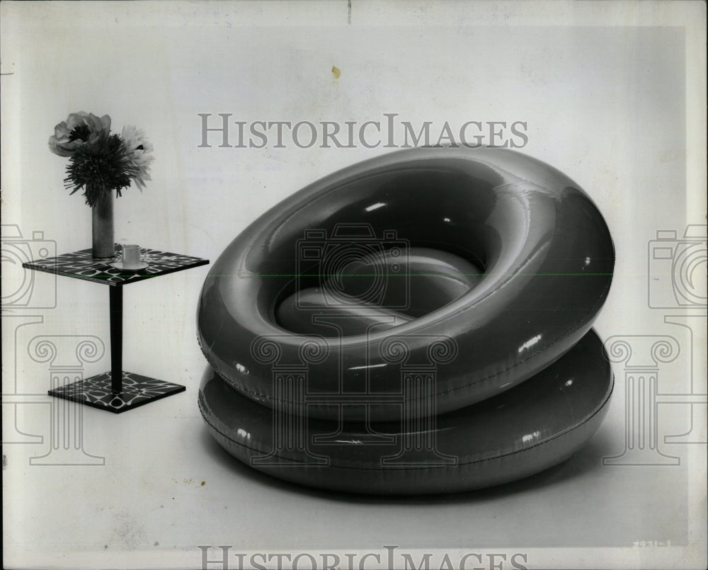 1968 Press PhotoRay Mor Donut Chair Italy Vinyl Color - RRW61013 - Historic Images