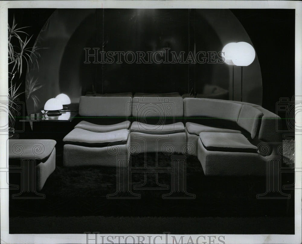 1969 Press Photo chairs RAISED FURNITURE SIT - RRW61025 - Historic Images