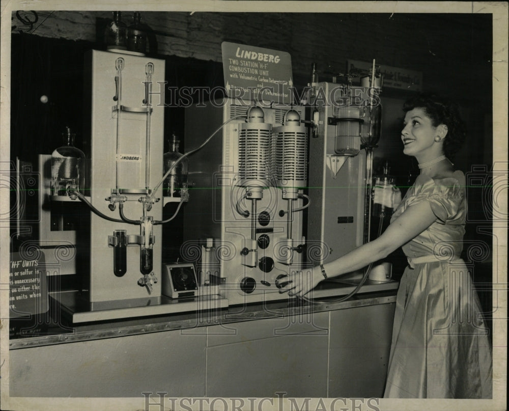 1952 Press Photo National Chemical Exposition exhibit - RRW61031 - Historic Images