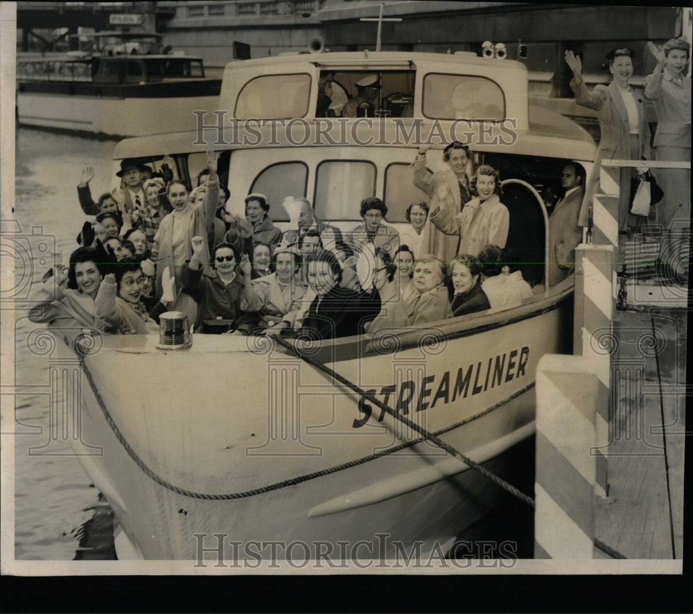 1955 Press Photo Women Voters Wendell sag canal cruise - RRW61073 - Historic Images