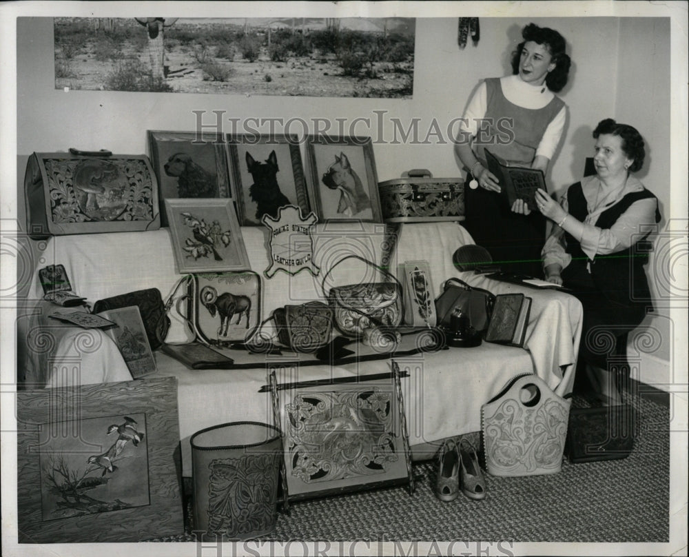 1959 Press Photo Schaefer Dorothy Erickson articles CH - RRW61087 - Historic Images