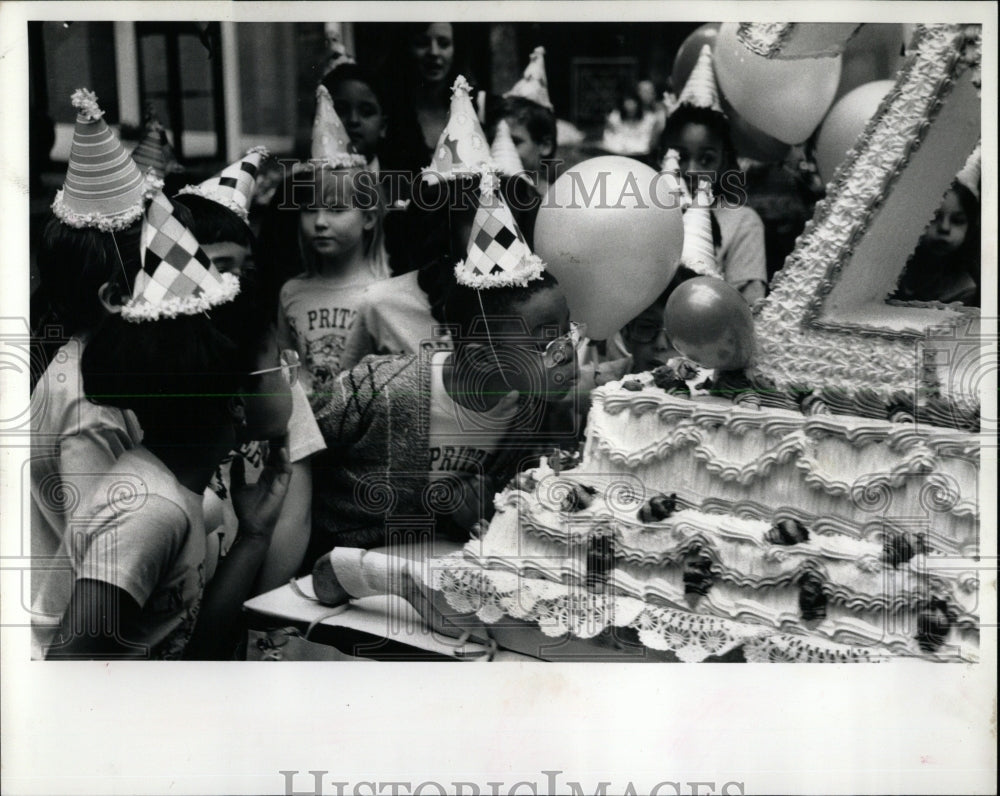 1992 Press Photo Joanthan Logan Leap Day Candles Cake - RRW61091 - Historic Images