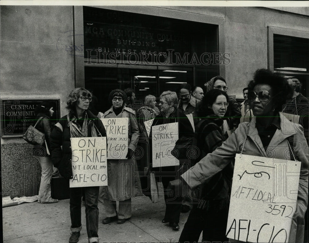 1979 Press Photo YMCA Community College Teacher Strike - RRW61199 - Historic Images