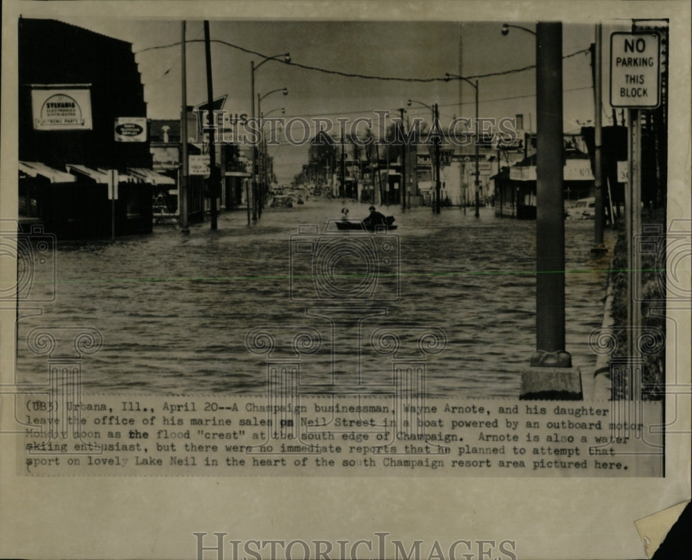 1964 Press Photo Wayne Arnote Champaign Man Floods Mich - RRW61215 - Historic Images