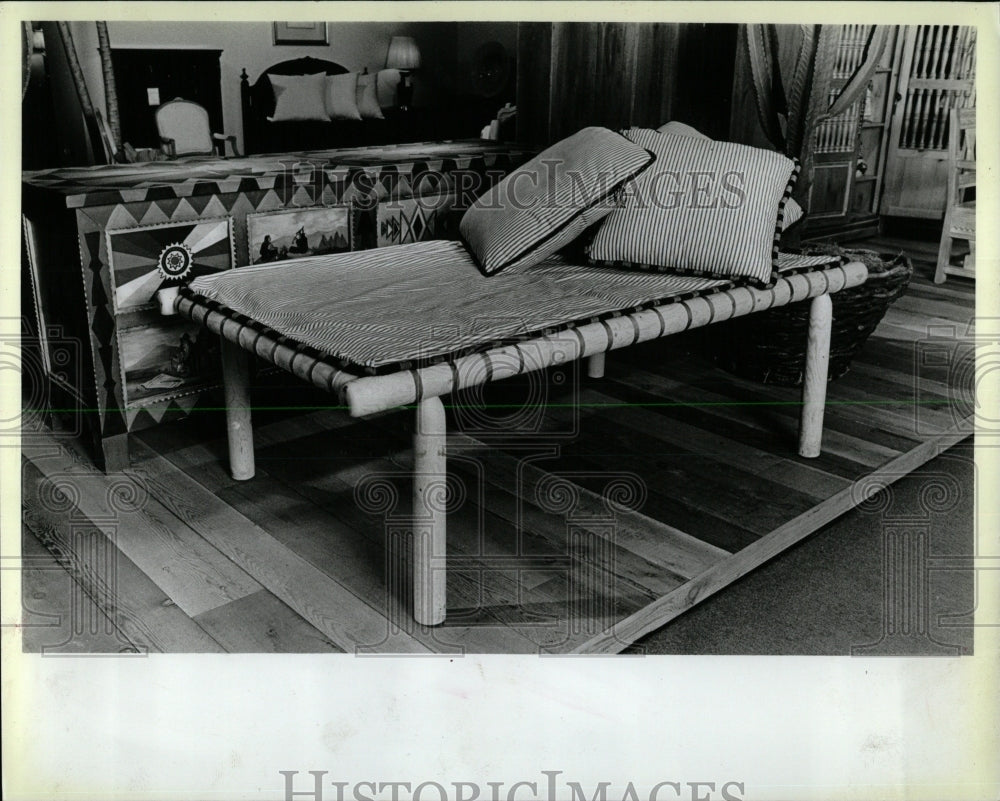 1988 Press Photo Western Chaise Longue Home Appliances - RRW61253 - Historic Images