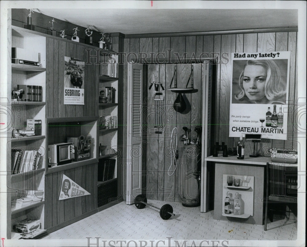 1971 Press Photo Den Home Interior Decorations - RRW61285 - Historic Images