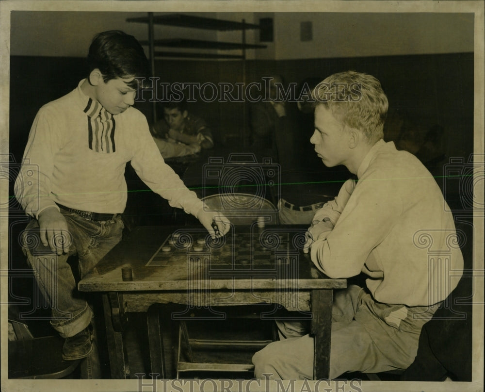1957 Press Photo Chicago Park Checker Tournament - RRW61361 - Historic Images