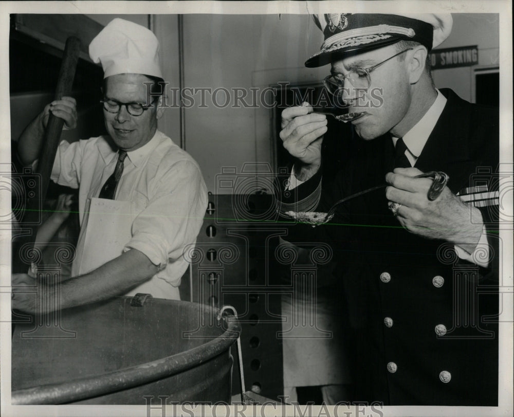 1952 Press Photo Admiral Ralph Arnold Navy Supply Corps - RRW61495 - Historic Images