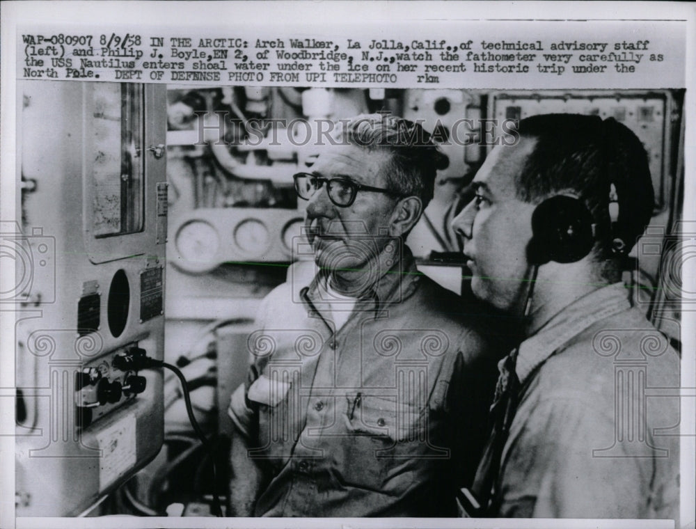 1958 Press Photo Arch Walker and Philip Boyle Watch On - RRW61497 - Historic Images