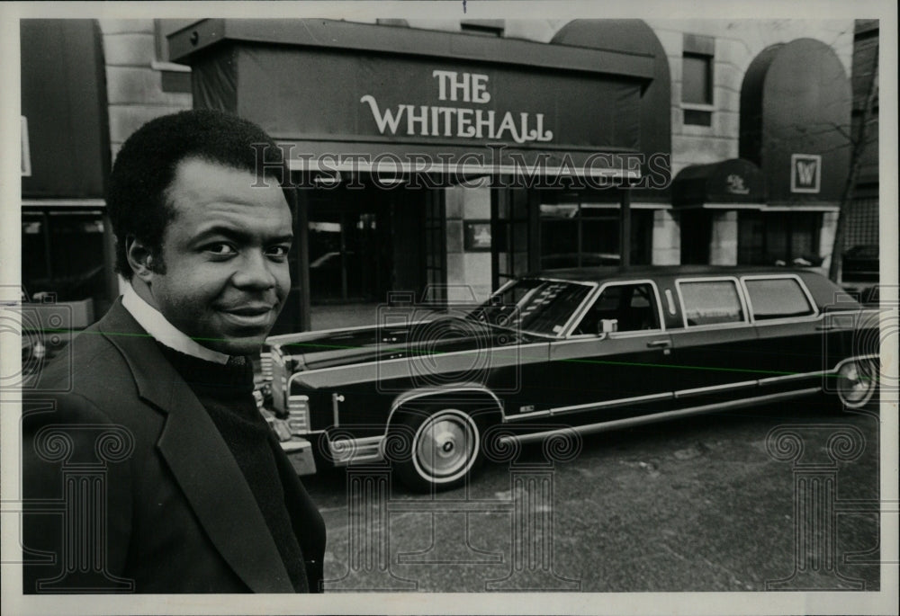 1979 Press Photo Chuck Lockwood Whitehall Hotel Chicago - RRW61521 - Historic Images