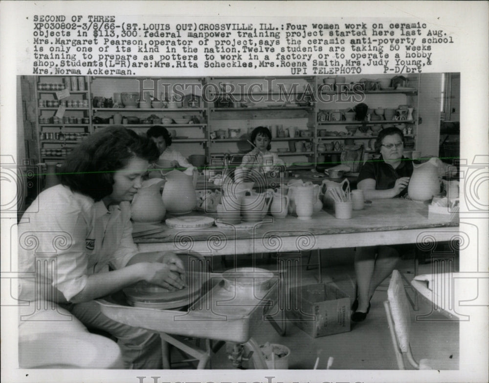 1966 Press Photo Four Ceramic Women Federal Manpower - RRW61565 - Historic Images