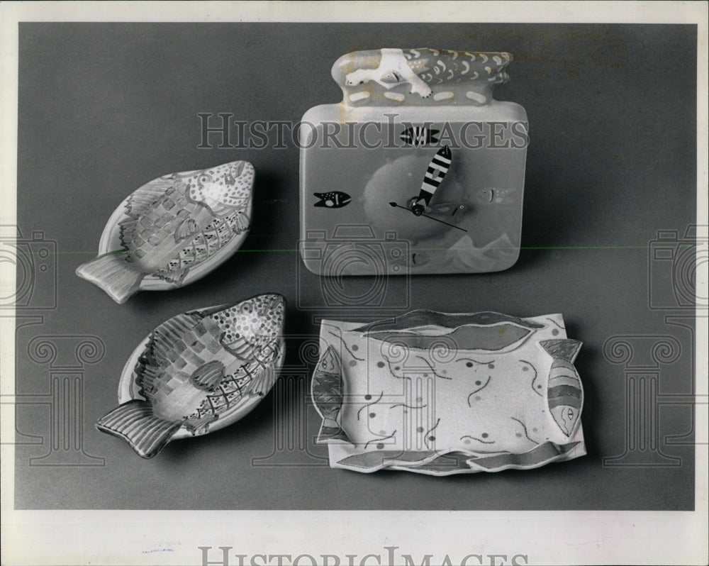 1989 Press Photo Ceramic Clock Housing Design Chicago - RRW61569 - Historic Images