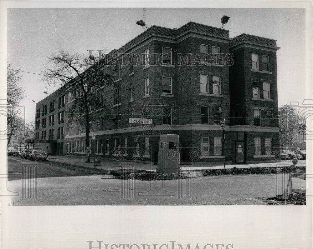 1990 Press Photo Central Common Hospital So Wood - RRW61647 - Historic Images