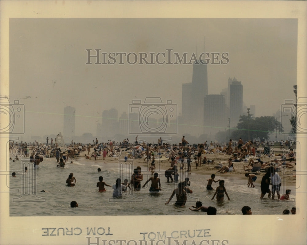 1992 Press Photo Beach Sun Bathing Playing Chicago - RRW61673 - Historic Images