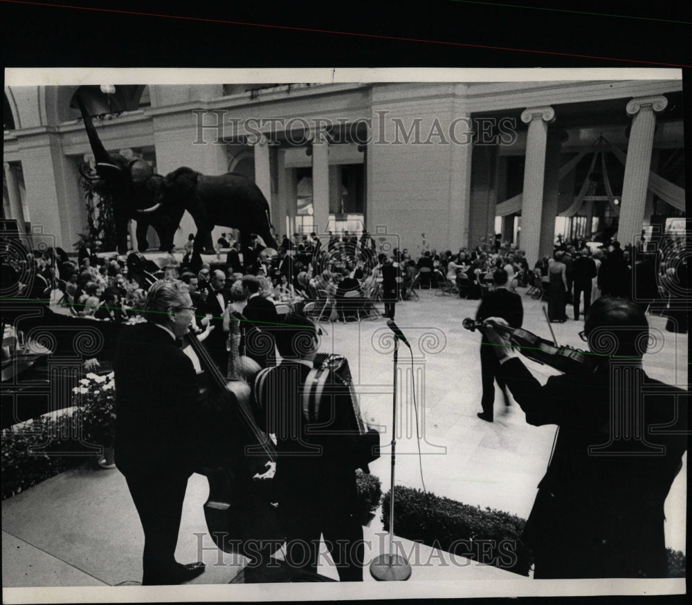 1971 Press Photo Stanley Field Hall Museum Chicago - RRW61685 - Historic Images