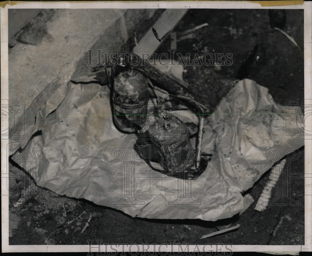 1963 Press Photo Fake Bomb Diplomat Steak House - RRW61747 - Historic Images