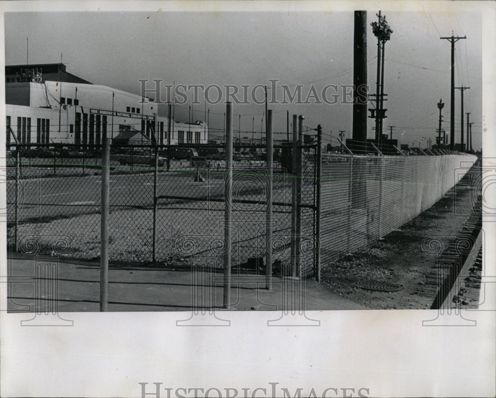 1968 Press Photo Democratic Convention Venue Security - RRW61811 - Historic Images