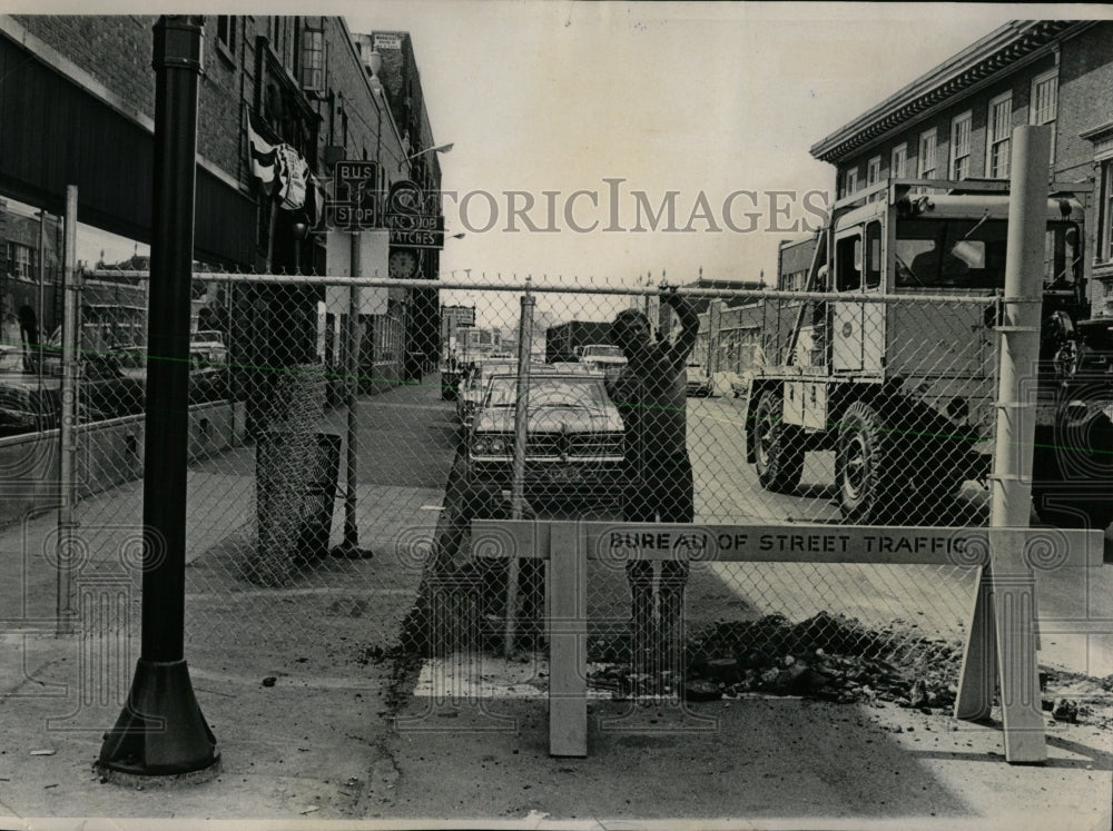 1968 Press Photo Barricade Fence West Exchange Avenue. - RRW61819 - Historic Images