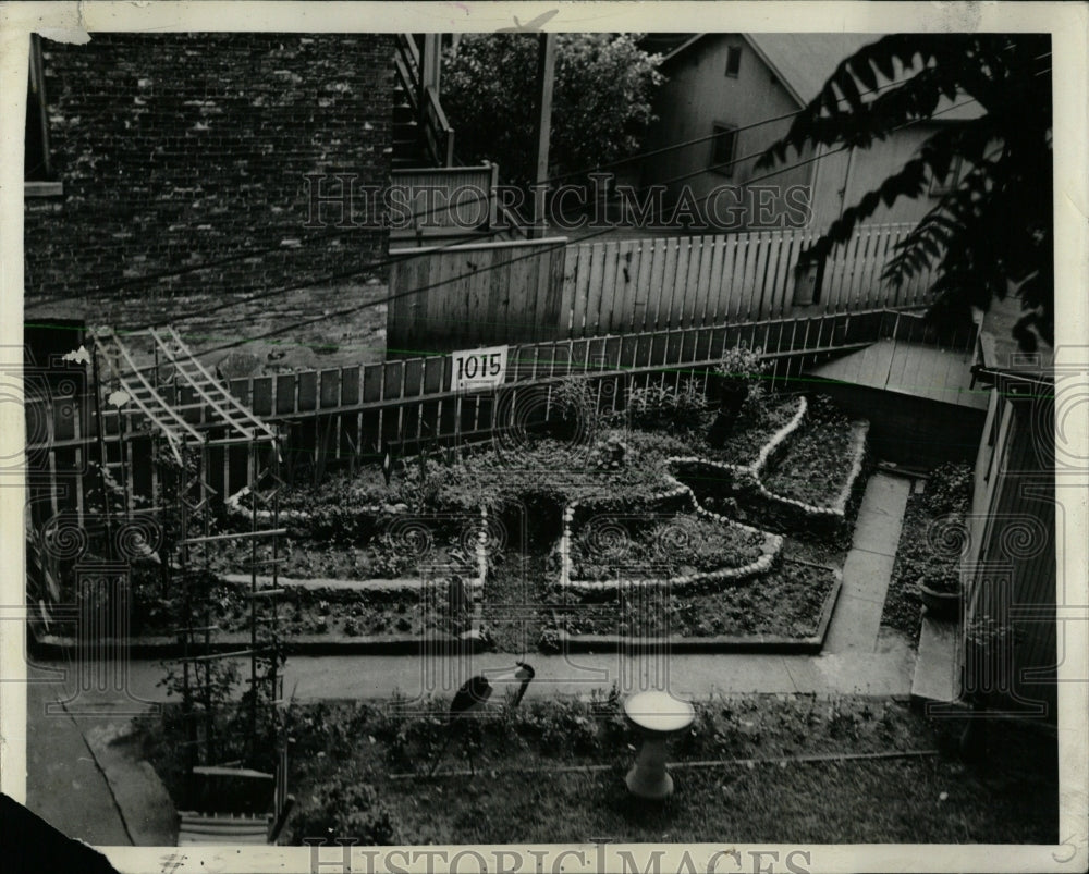 1937 Press Photo Garden Contest Backyard Scene Elevated - RRW61837 - Historic Images