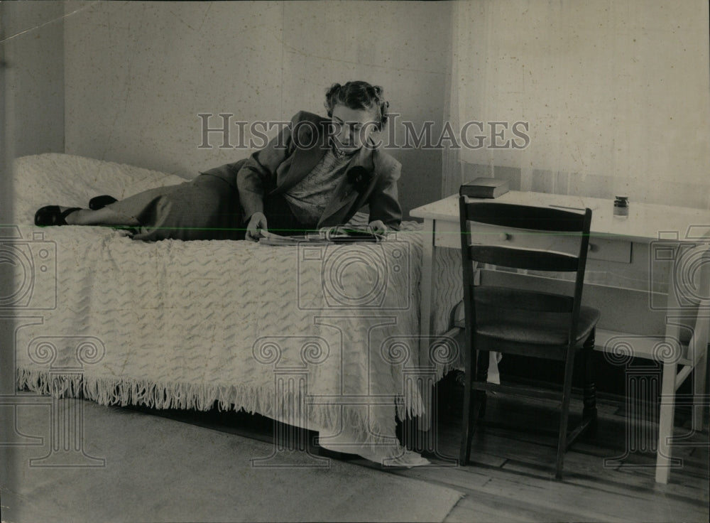 1950 Press Photo Grace Bryson Waukegan Red Cross - RRW61875 - Historic Images