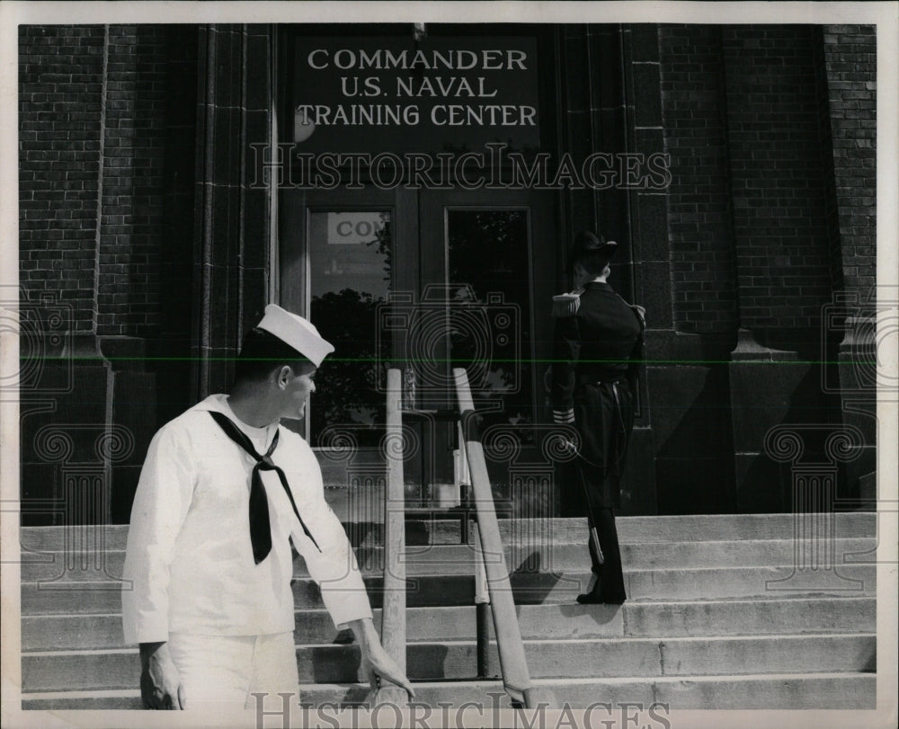 1981 Press Photo Naval Training Center Commander Bldg 3 - RRW61883 - Historic Images