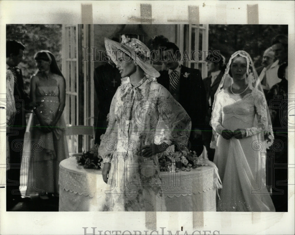 1977 Press Photo A Wedding Film On Set Chaplin Speech - RRW62001 - Historic Images