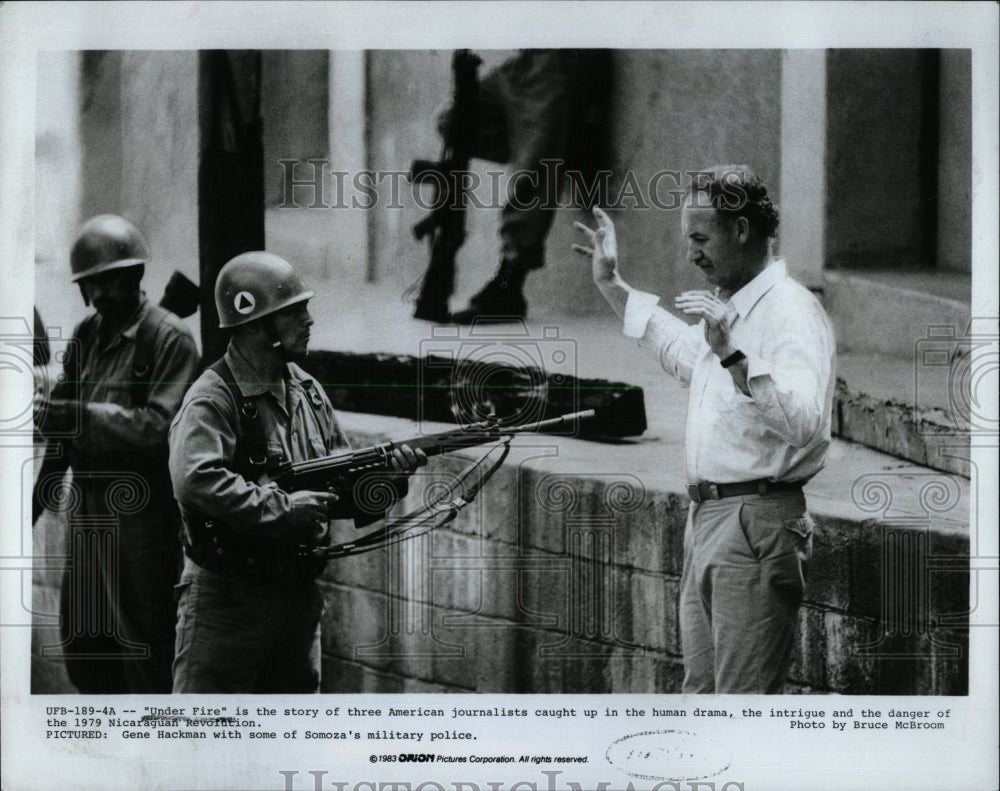 1983 Press Photo Under Fire Film Hackman Capture Scene - RRW62081 - Historic Images