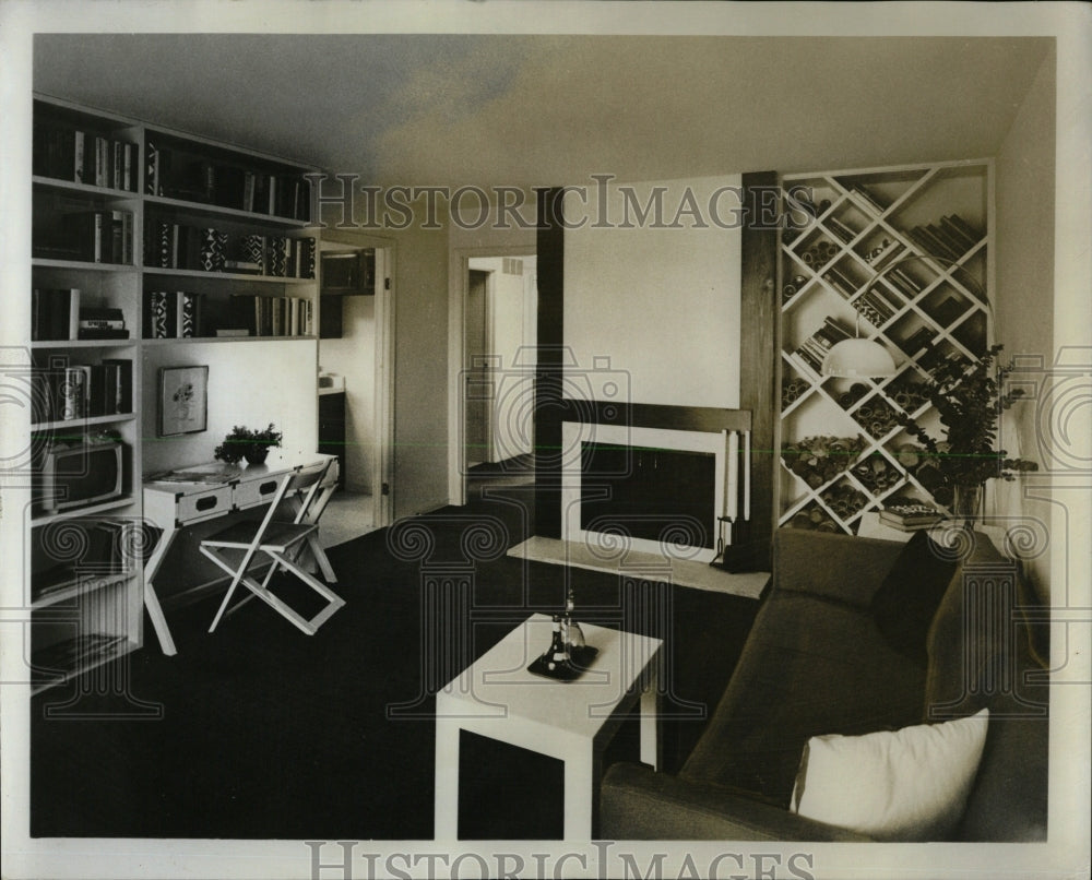 1971 Press Photo Living Room Lakeshore Aquaris West - RRW62157 - Historic Images