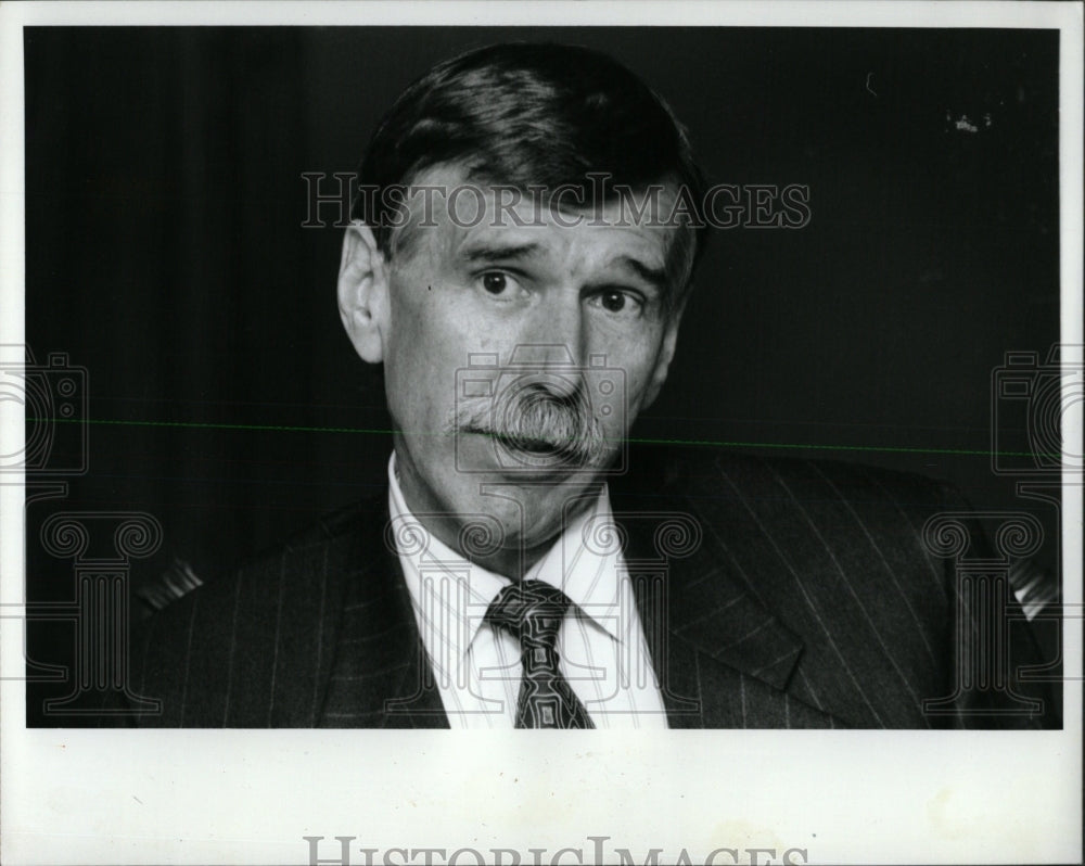 1993 Press Photo UAL Corporation Chairman Stephen Wolf - RRW62169 - Historic Images